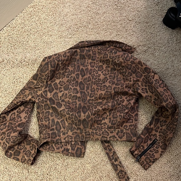 Cheetah jacket - Picture 2 of 2